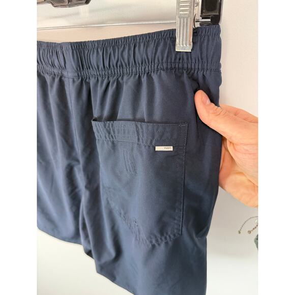 Vuori Men’s Kore Shorts Navy Blue 7 Inch With Liner Size Small Athletic Gym - Picture 13 of 13